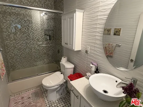 $2,095,000 | 3759 Lockerbie Lane, Glendale, CA 91208