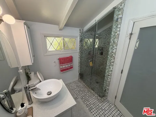 $2,095,000 | 3759 Lockerbie Lane, Glendale, CA 91208