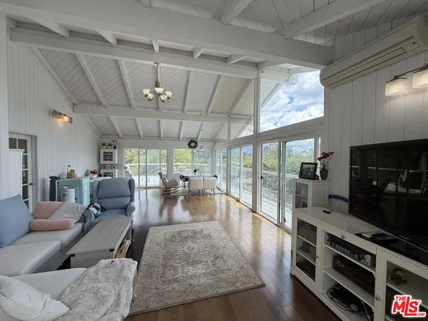 $2,095,000 | 3759 Lockerbie Lane, Glendale, CA 91208