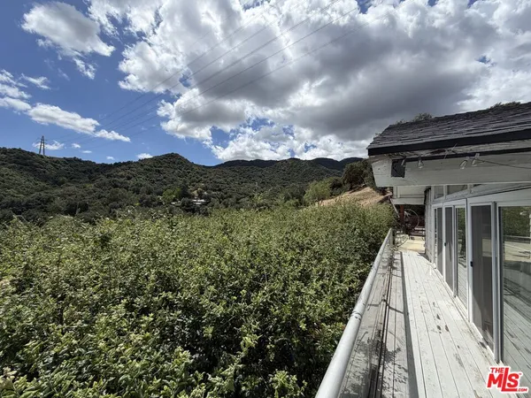 $2,095,000 | 3759 Lockerbie Lane, Glendale, CA 91208