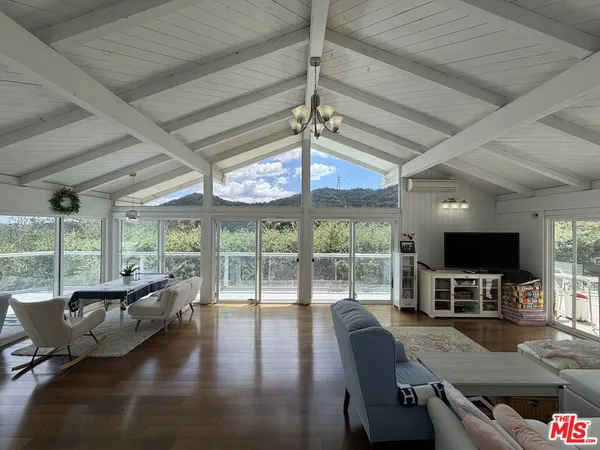 $2,095,000 | 3759 Lockerbie Lane, Glendale, CA 91208