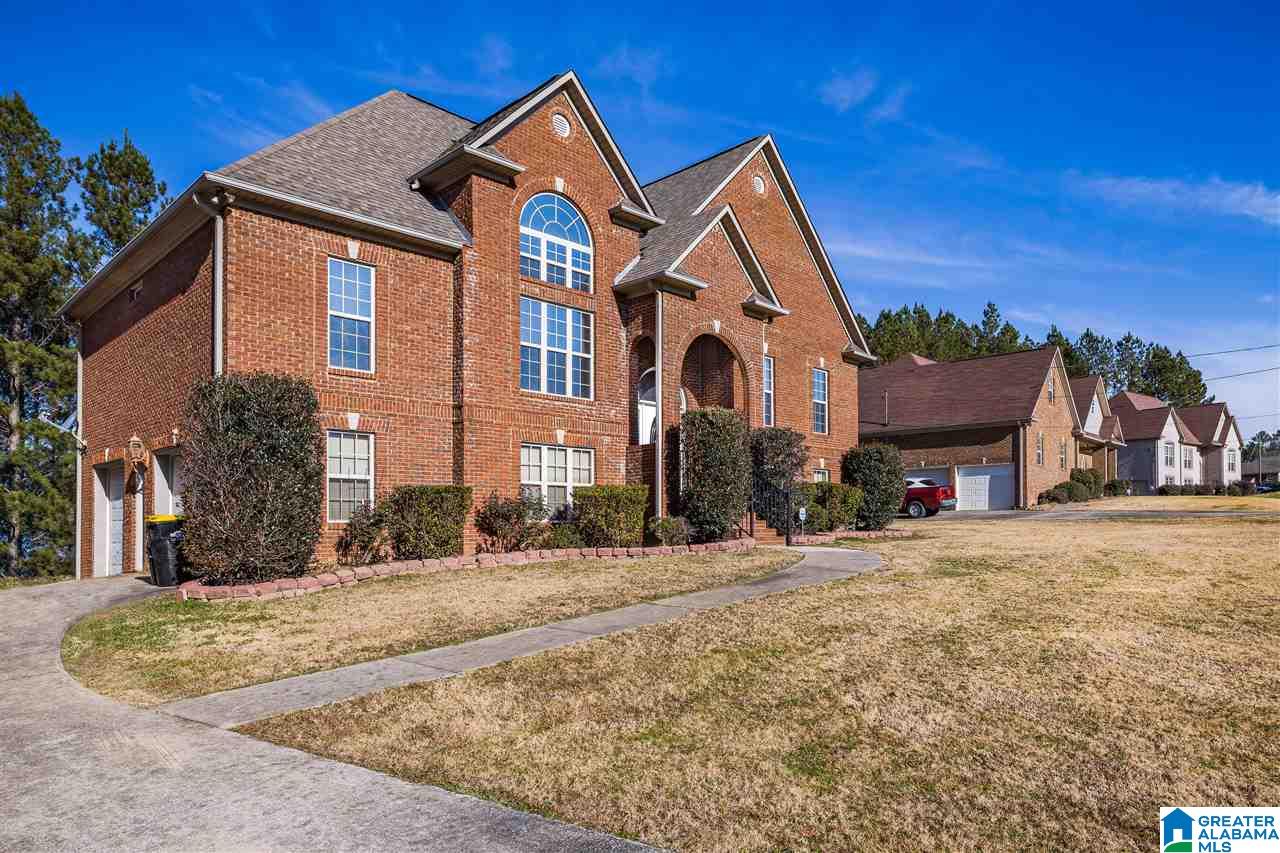 80 Clubhouse Circle Odenville, AL 35120 - Photo 3 of 47