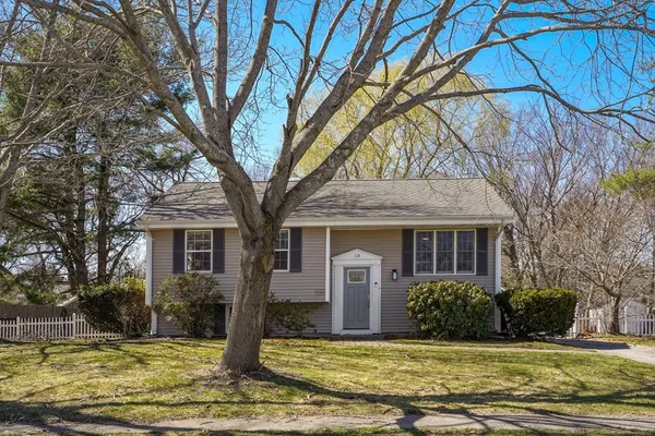 $725,000 | 13 Harlow Road, Marshfield, MA 02050