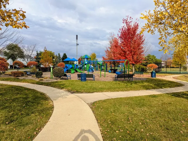 $2,400 | 1858 South Fallbrook Drive, Round Lake, IL 60073