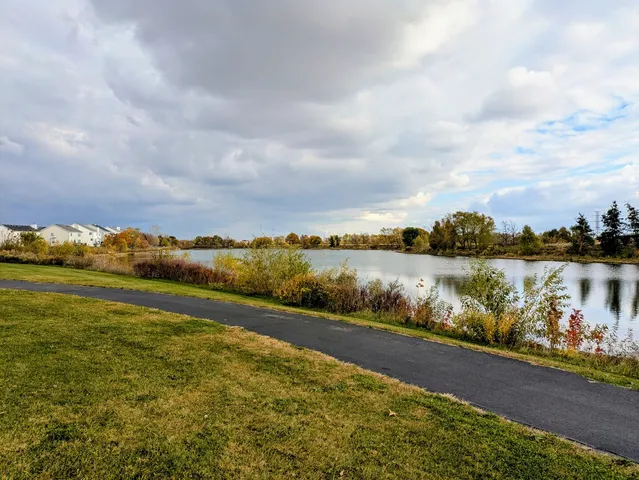 $2,400 | 1858 South Fallbrook Drive, Round Lake, IL 60073