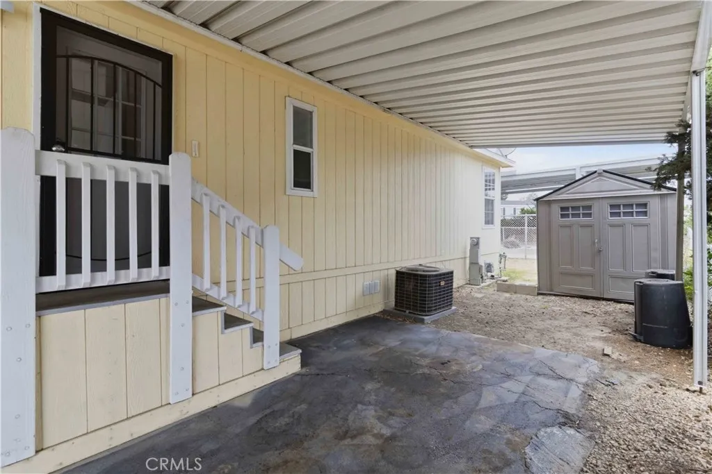 1550 Rory Simi Valley, Unit 133 Simi Valley, CA 93063 - Photo 4 of 29 a view of a house with a porch