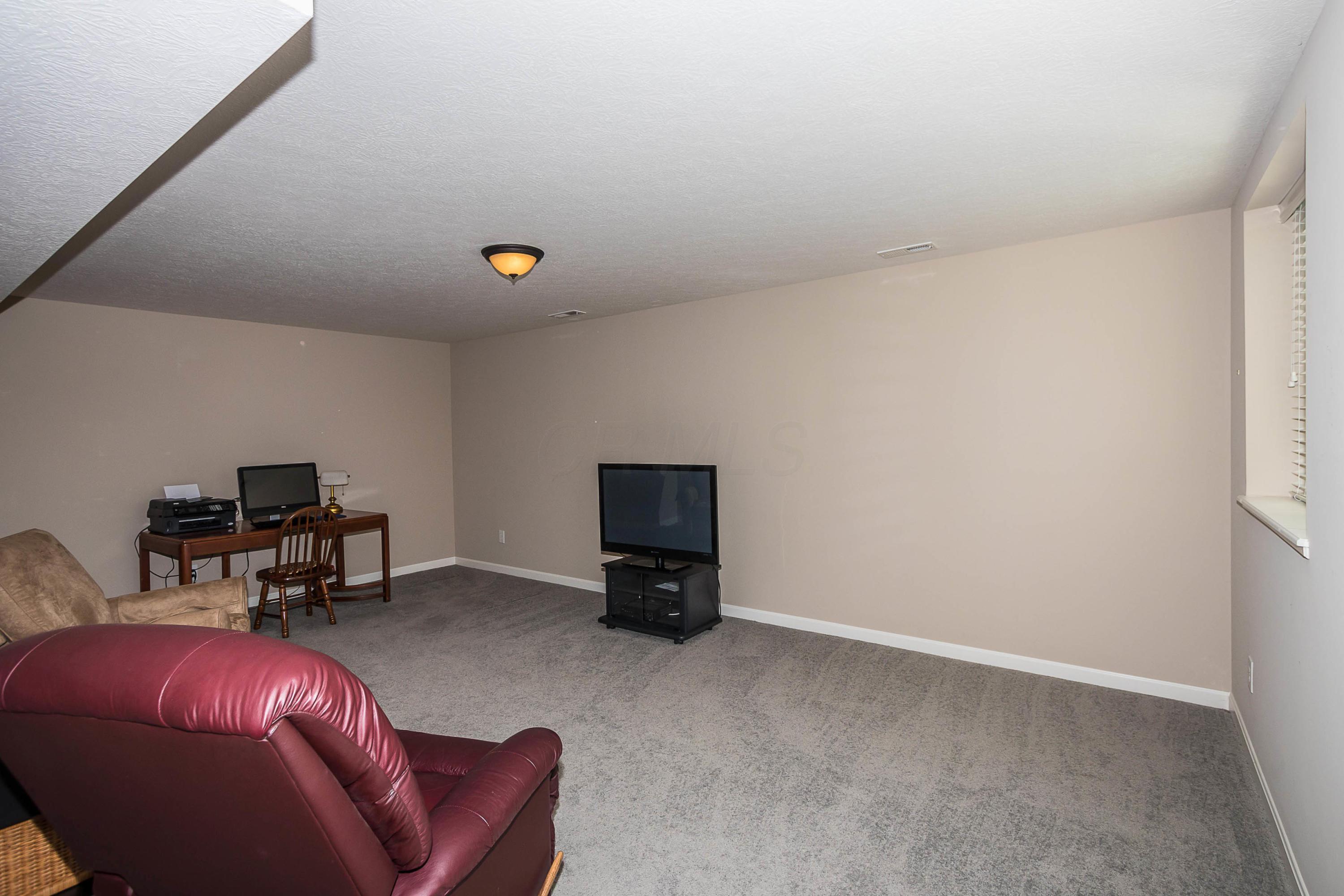 5751 Aderholt Road Dublin, OH 43016 - Photo 17 of 36 Gallery Image 17