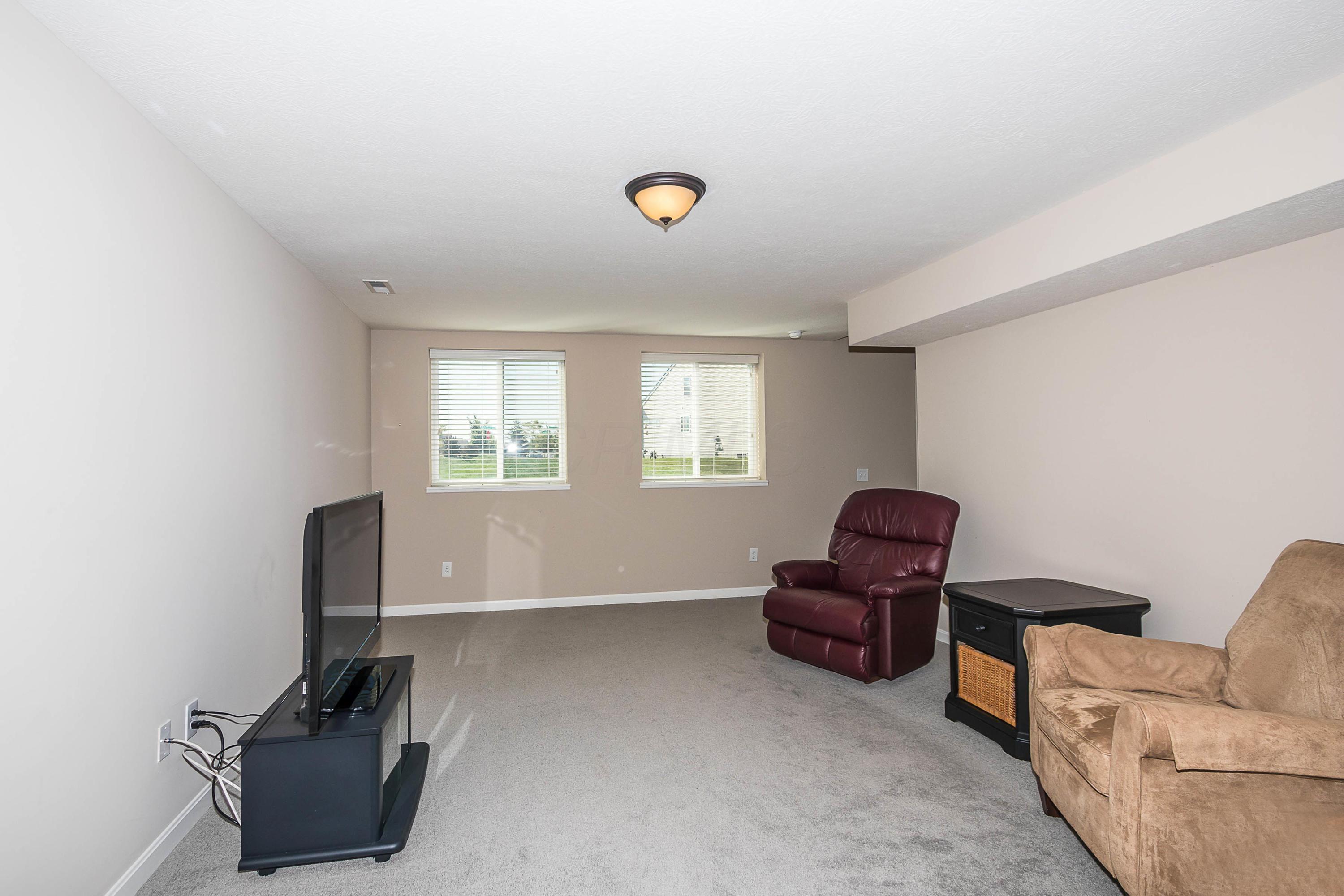 5751 Aderholt Road Dublin, OH 43016 - Photo 18 of 36 Gallery Image 18
