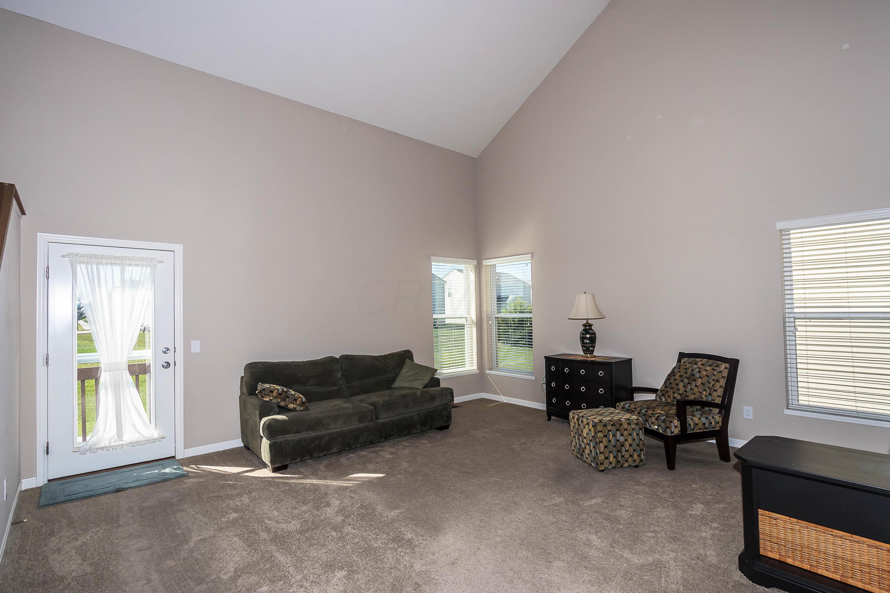 5751 Aderholt Road Dublin, OH 43016 - Photo 7 of 36 Gallery Image 7