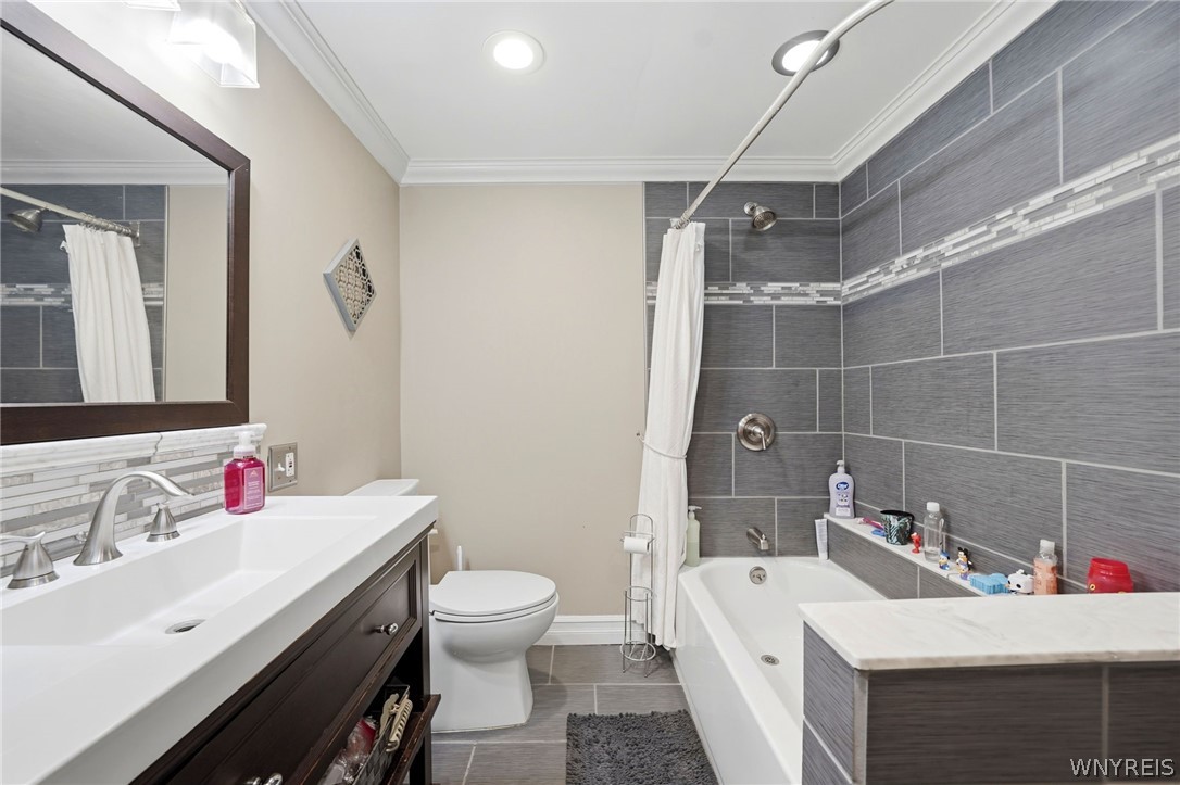 39 South Irwinwood Road Lancaster, NY 14086 - Photo 30 of 45