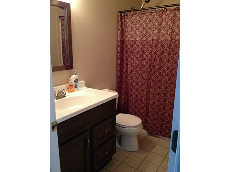 16 Turano Avenue Westerly, RI 02891 - Photo 11 of 15 Bathroom.