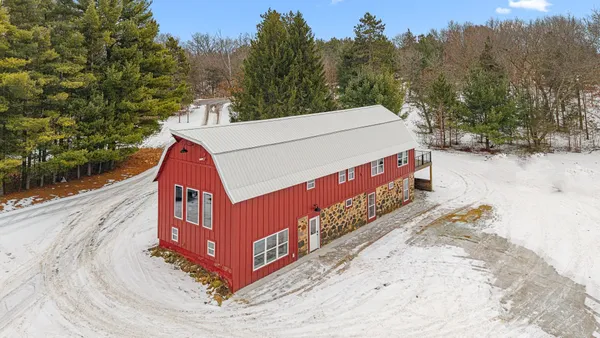 $2,349,900 | N5889 Soda Road, Princeton, WI 54968