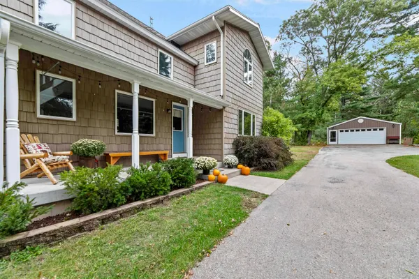 $2,349,900 | N5889 Soda Road, Princeton, WI 54968