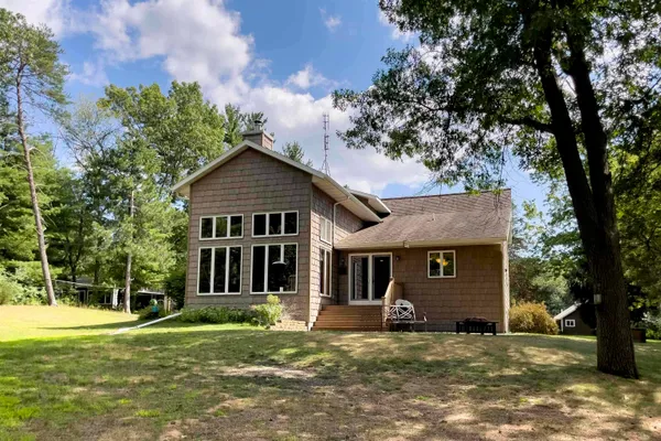 $2,349,900 | N5889 Soda Road, Princeton, WI 54968