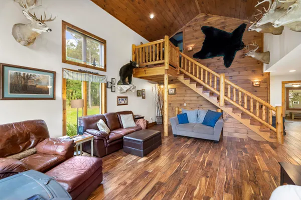 $2,349,900 | N5889 Soda Road, Princeton, WI 54968