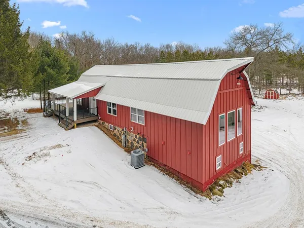 $2,349,900 | N5889 Soda Road, Princeton, WI 54968