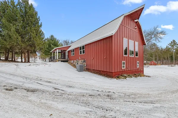 $2,349,900 | N5889 Soda Road, Princeton, WI 54968