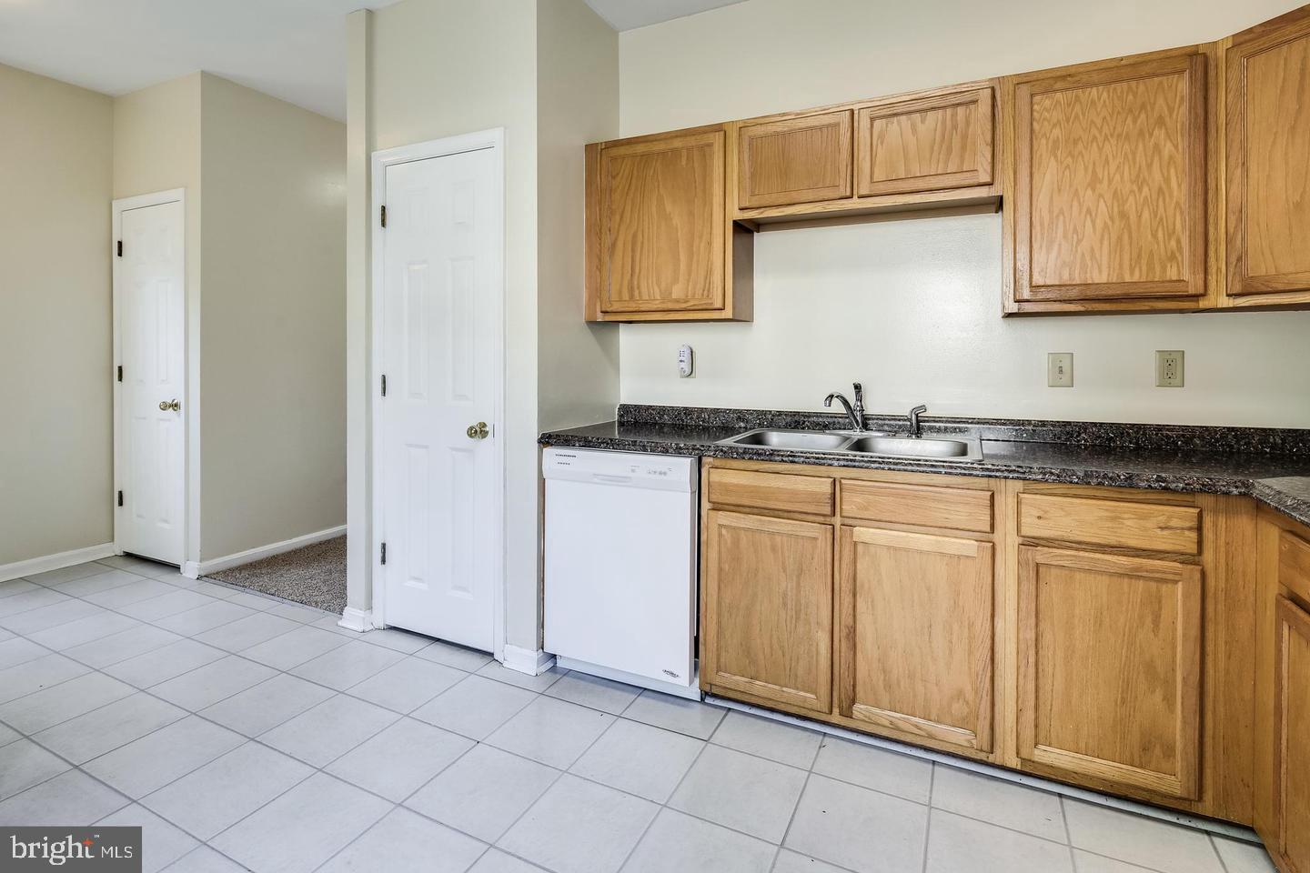 2018 Cooper Point Court Odenton, MD 21113 - Photo 4 of 28