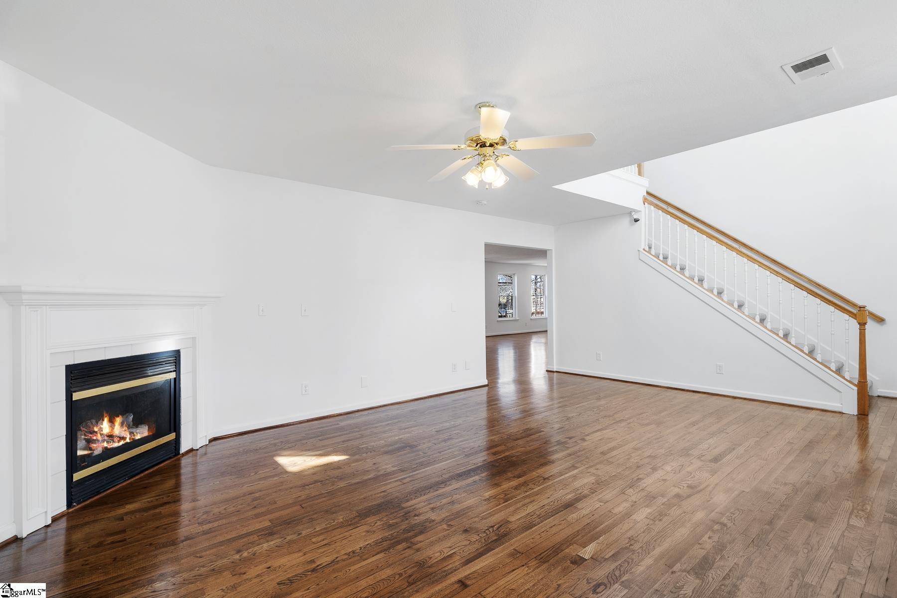 409 Woolridge Way Greer, SC 29650 - Photo 4 of 27 Gallery Image 4
