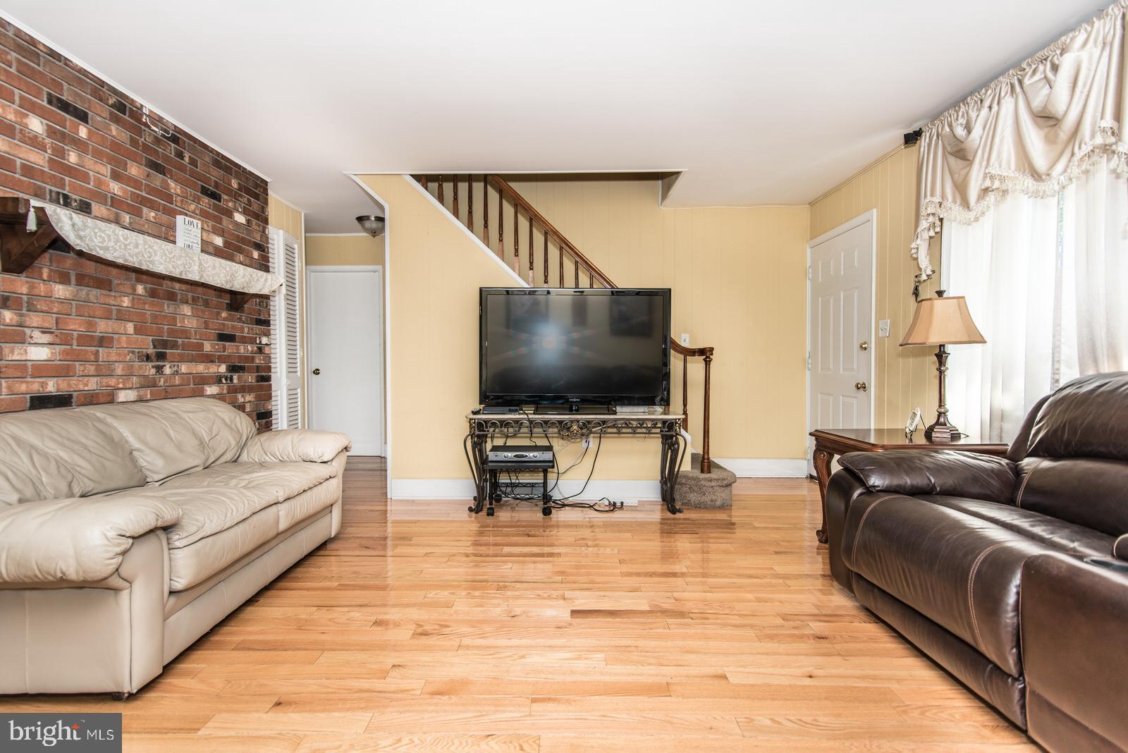 43 Prunewood Road Levittown, PA 19056 - Photo 5 of 31 Gallery Image 5