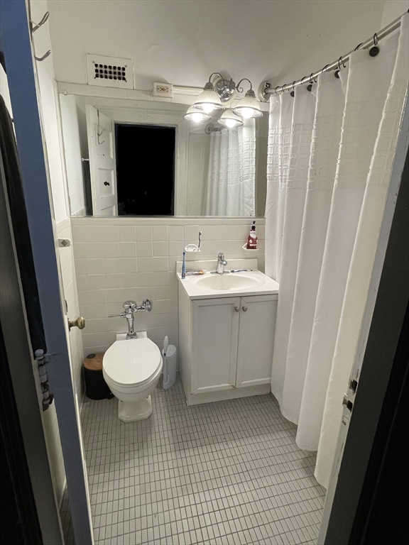 140 Chestnut Street, Unit 304 Springfield, MA 01103 - Photo 10 of 14 Gallery Image 10
