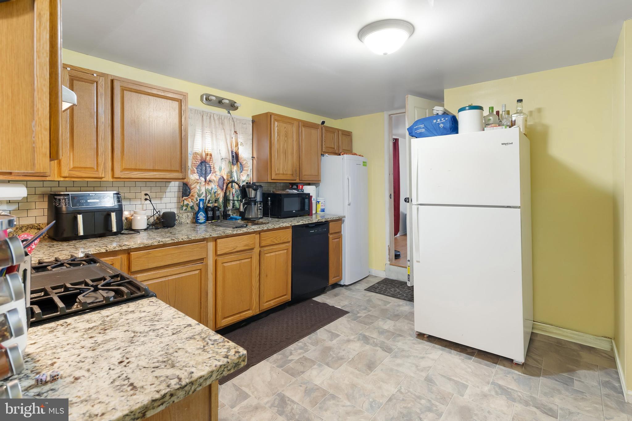 137 Risdon Street Mount Holly, NJ 08060 - Photo 8 of 18 Gallery Image 8