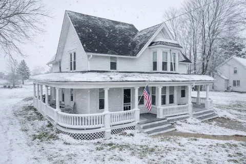 $399,900 | 35500 Washington Avenue, Rochester, WI 53105