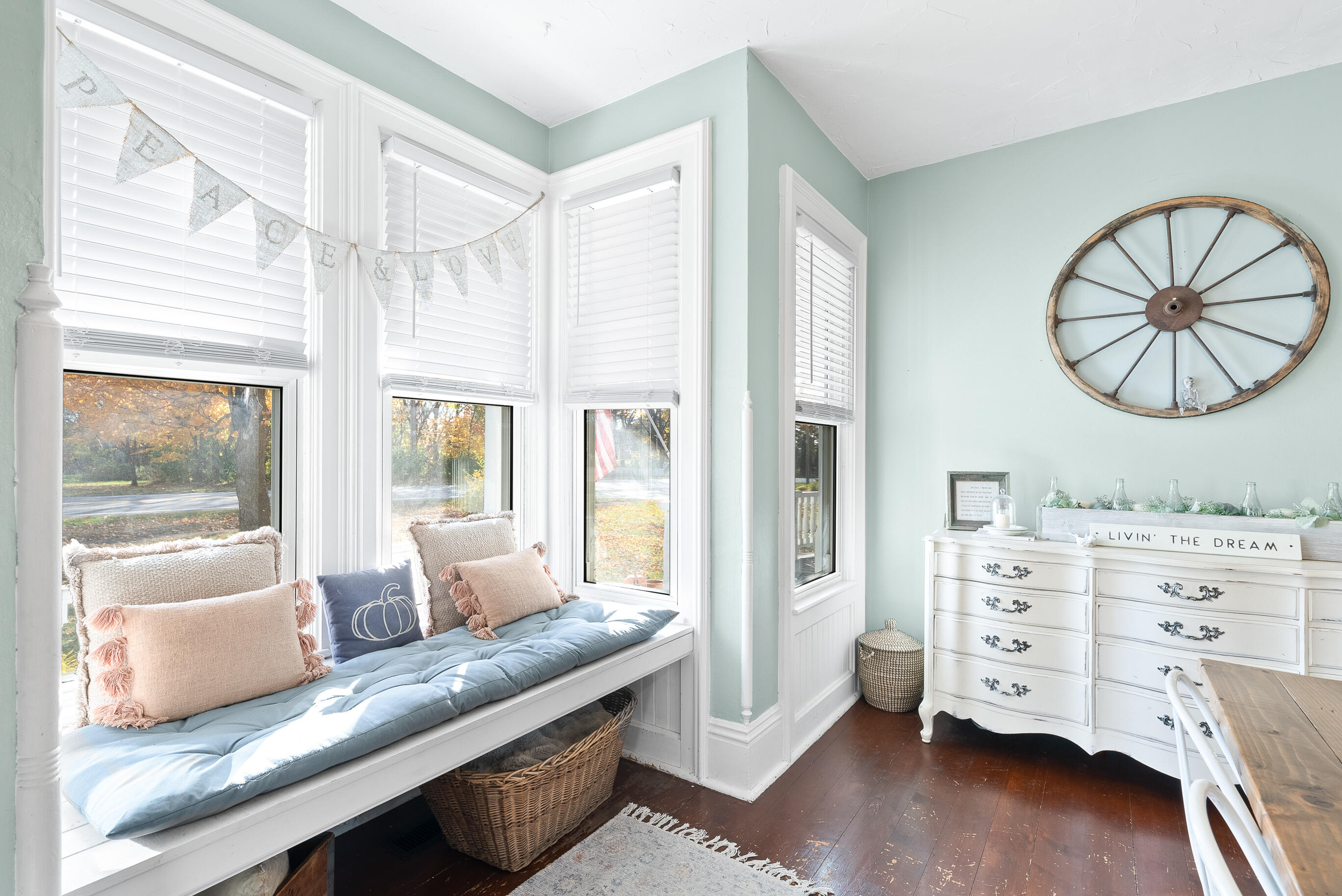 35500 Washington Avenue Rochester, WI 53105 - Photo 6 of 45 Window Nook