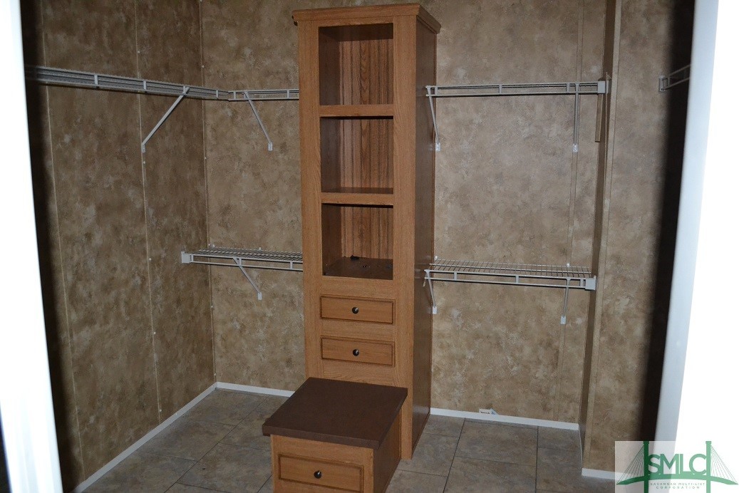 425 Charles Shuman Road Pembroke, GA 31321 - Photo 18 of 20 Master Closet