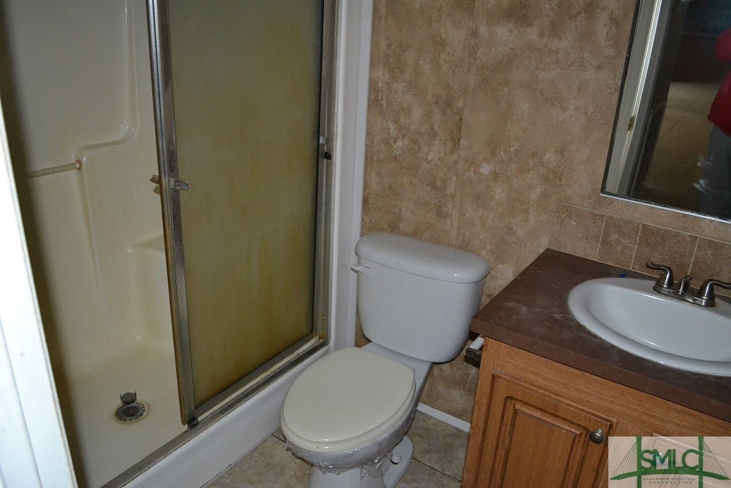 425 Charles Shuman Road Pembroke, GA 31321 - Photo 8 of 20 Hall Bath 1