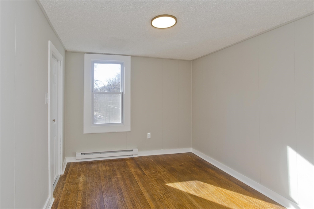 6 Bremen Street Springfield, MA 01108 - Photo 16 of 30