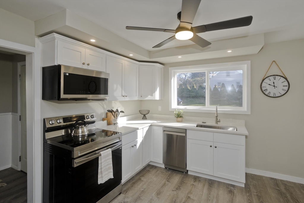 6 Bremen Street Springfield, MA 01108 - Photo 3 of 30