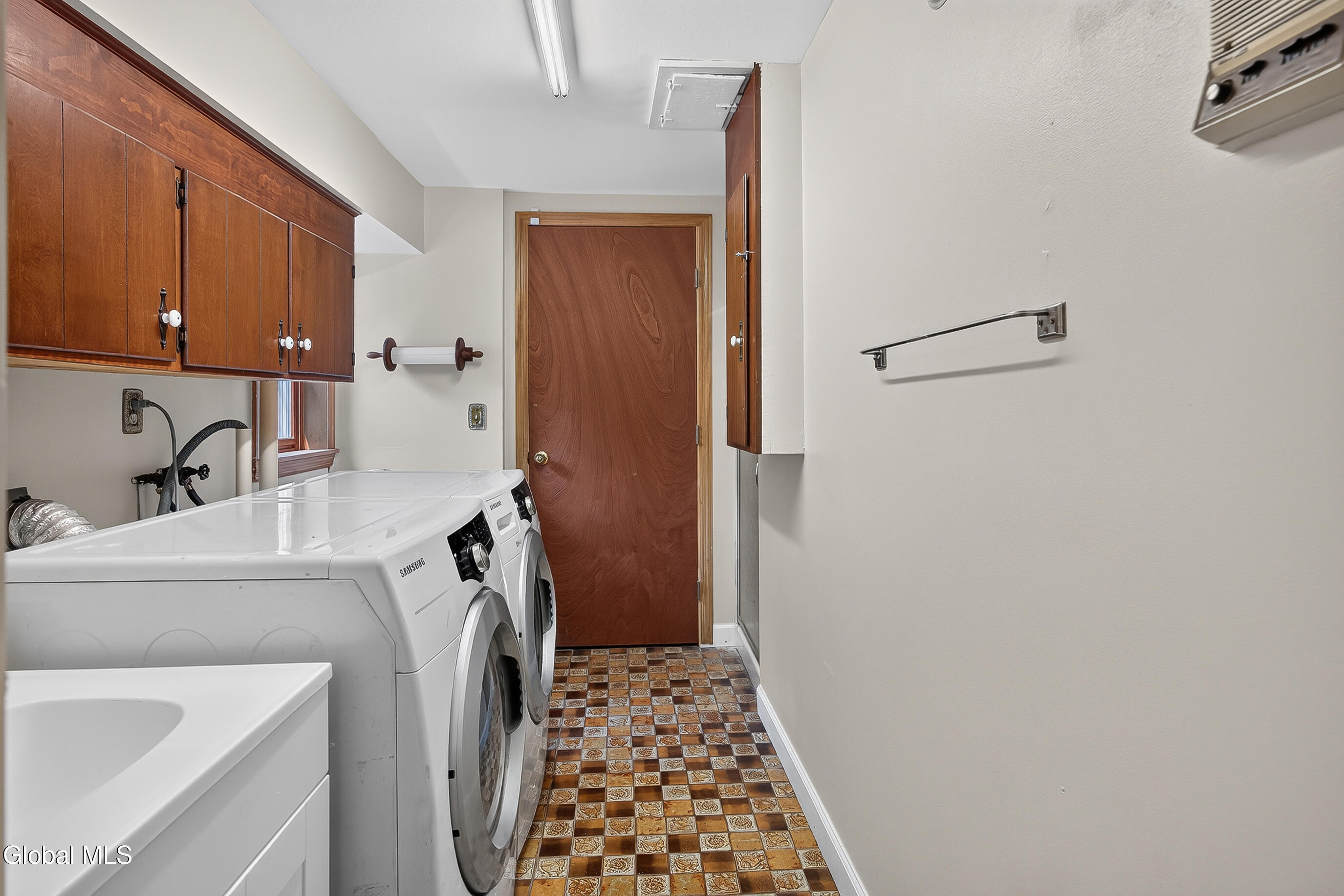 16 Golf Road Schenectady, NY 12304 - Photo 46 of 68 077-16-Golf-Road-Schenectady-NY-12304