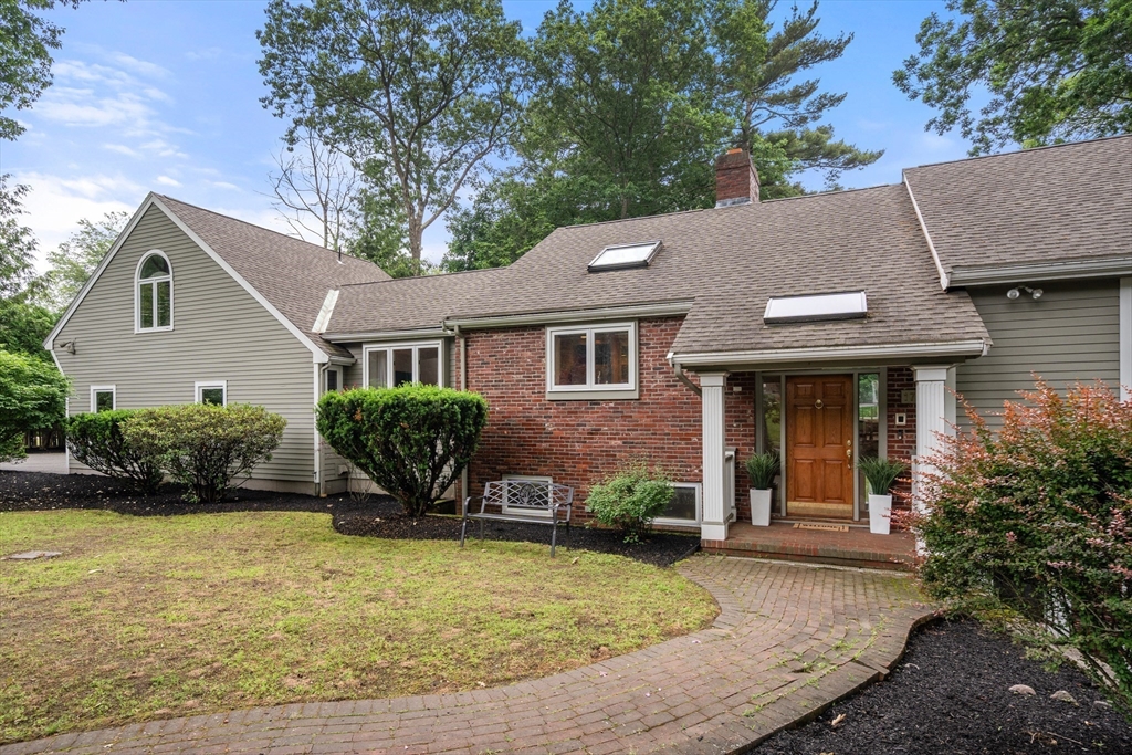 173 Locksley Road Lynnfield, MA 01940 - Photo 34 of 34 Gallery Image 34