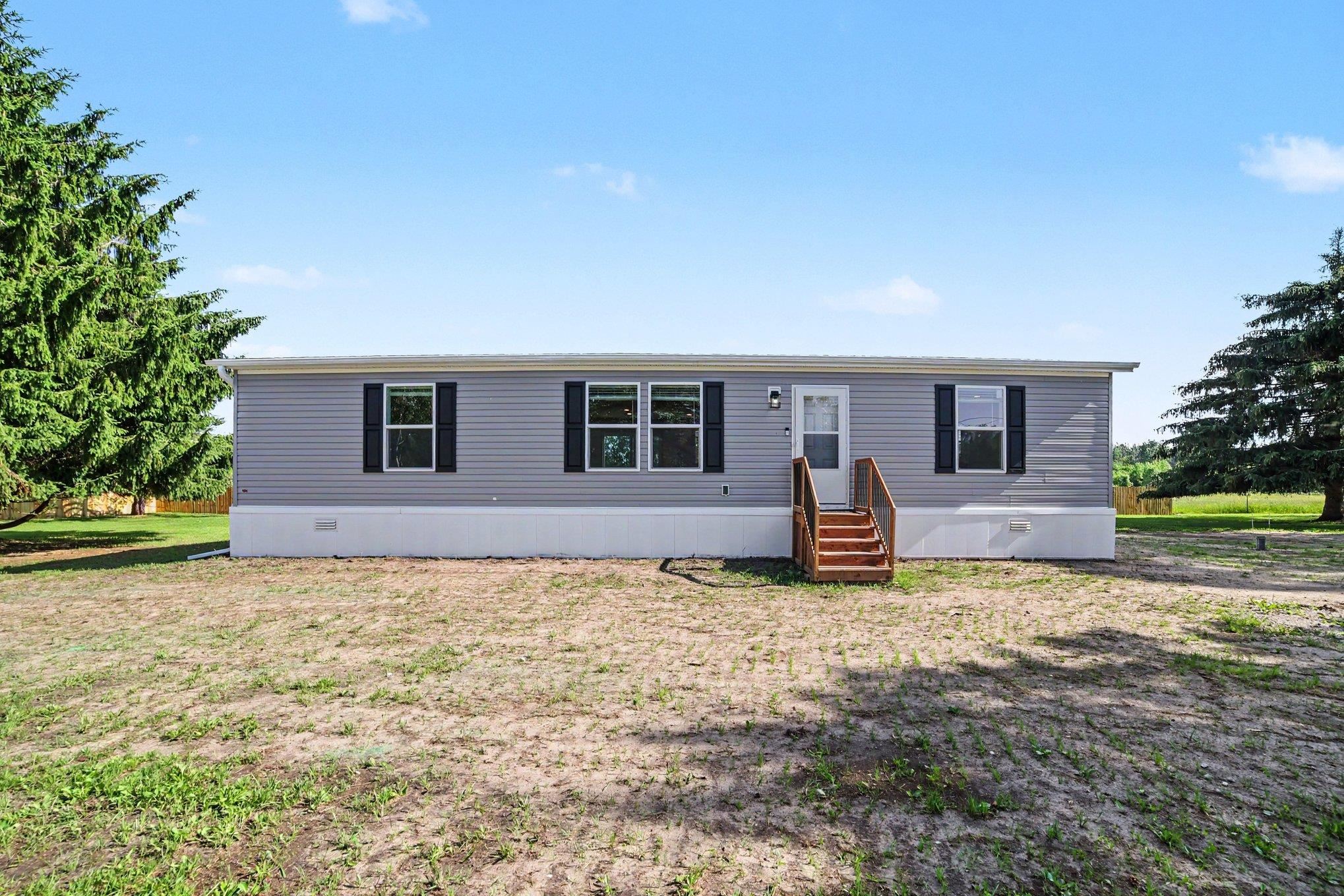 4390 West Seaman Road Alma, MI 48801 - Photo 1 of 18