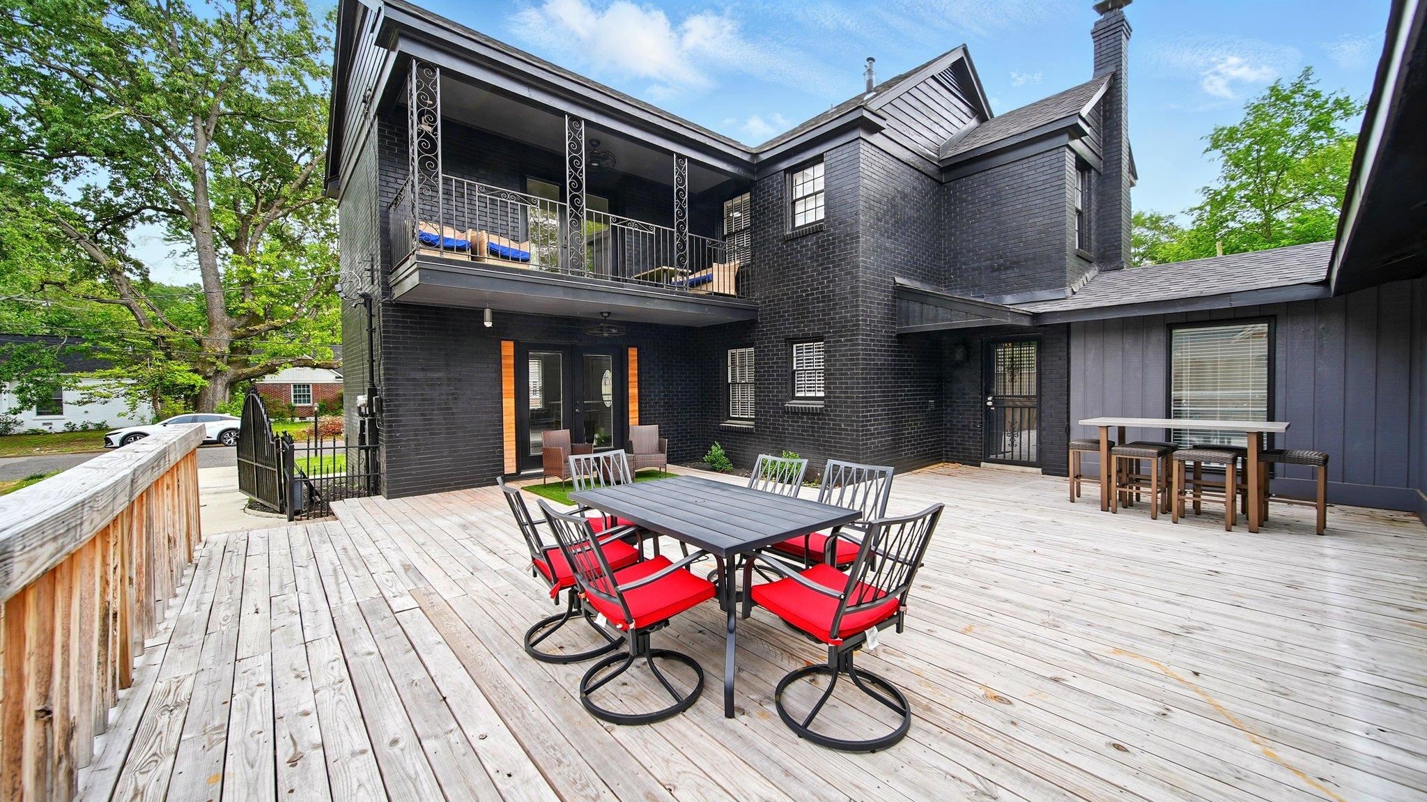 359 South Fenwick Road Memphis, TN 38111 - Photo 30 of 31 Wooden terrace featuring outdoor dining space