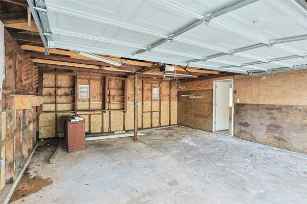 a view of a garage