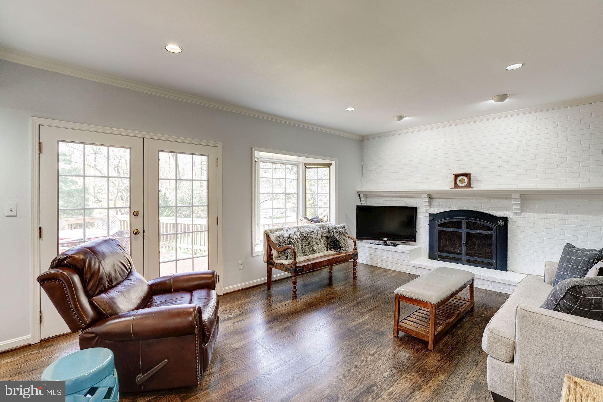 7913 Foxhound Road McLean, VA 22102 - Photo 11 of 37 Family Room with gas fireplace