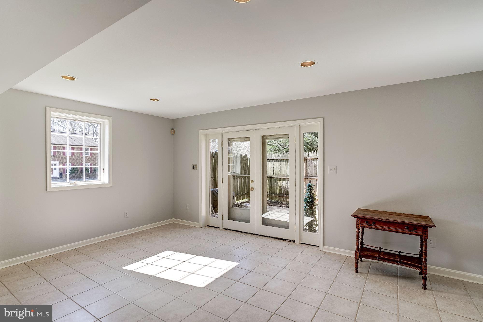 7913 Foxhound Road McLean, VA 22102 - Photo 28 of 37 Sun Room/Bonus Room