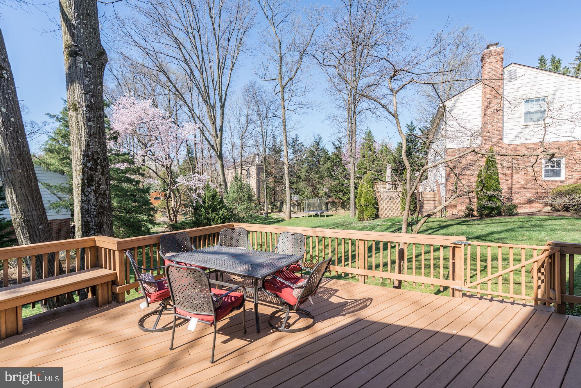 7913 Foxhound Road McLean, VA 22102 - Photo 30 of 37 Rear Deck