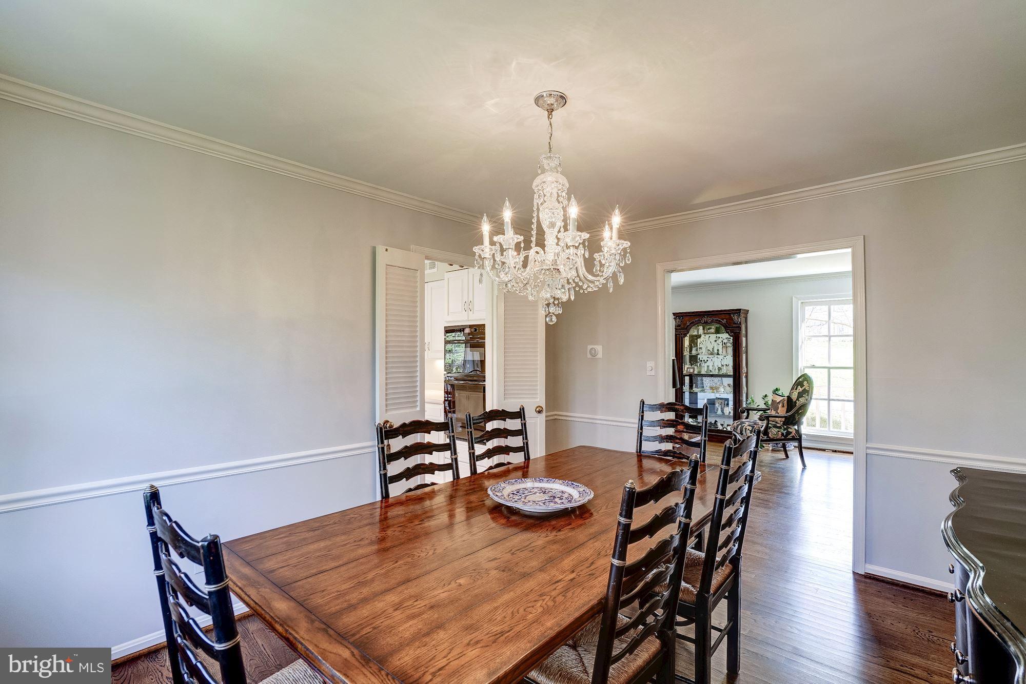 7913 Foxhound Road McLean, VA 22102 - Photo 6 of 37 Dining Room
