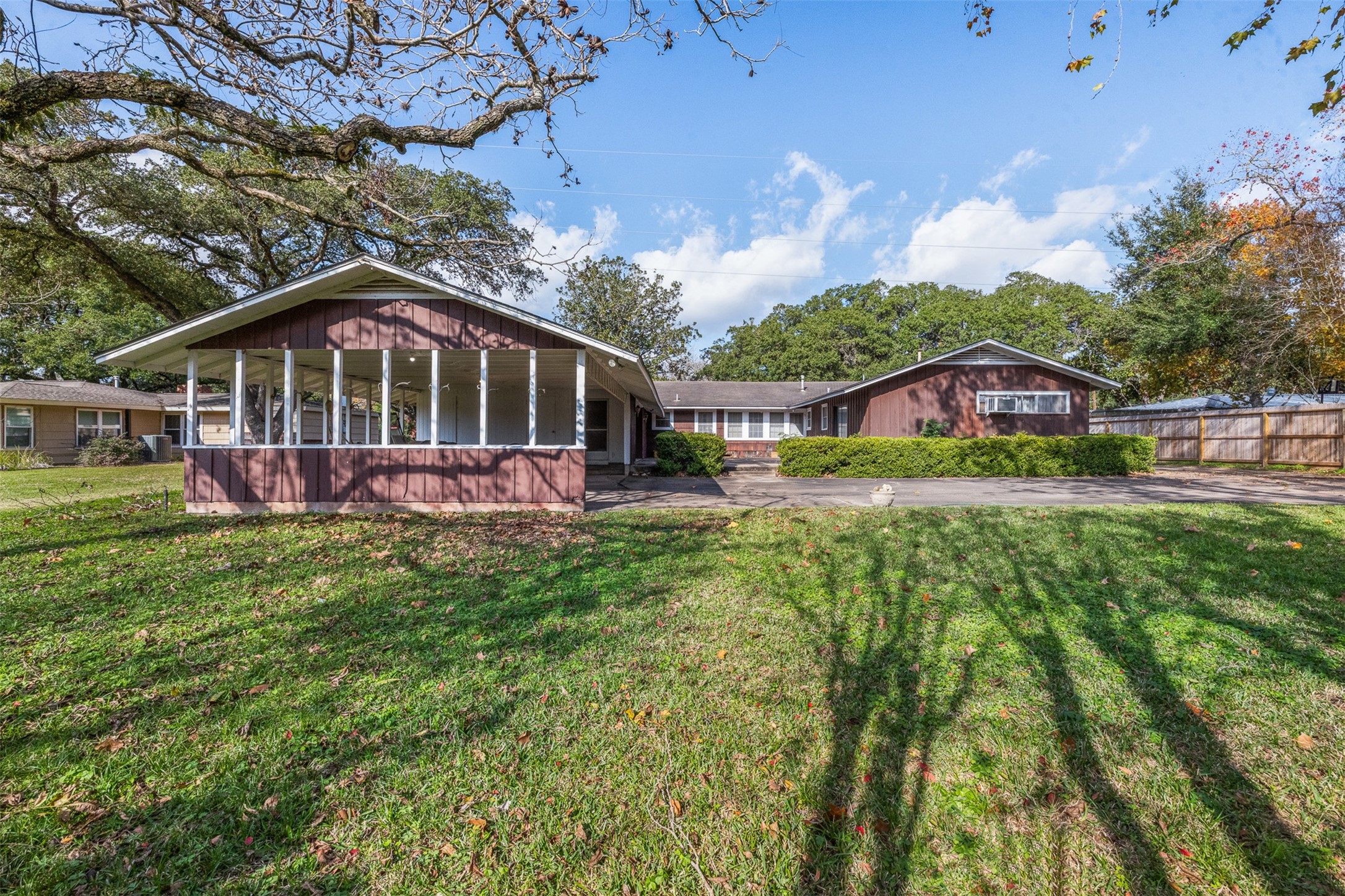 323 Harbert Street Columbus, TX 78934 - Photo 20 of 27
