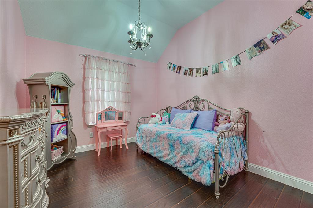 5218 Griffins Pointe Drive Rowlett, TX 75089 - Photo 25 of 40 Secondary bedroom with high ceilings