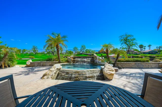 $1,195,000 | 400 Tomahawk Drive, Palm Desert, CA 92211