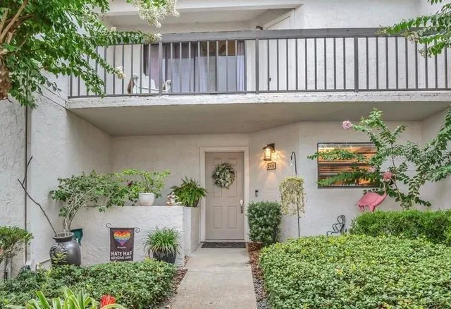 $399,000 | 240 Killarney Bay Court, Unit 4, Winter Park, FL 32789