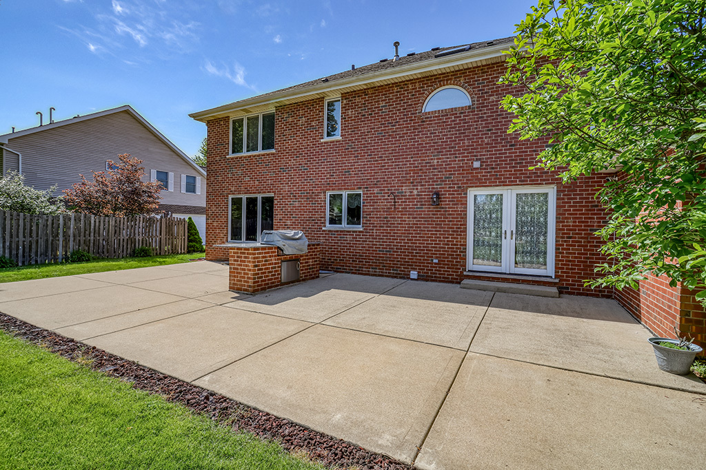 705 Ridgefield Road New Lenox, IL 60451 - Photo 4 of 35