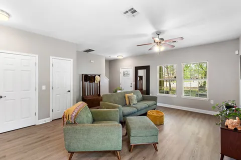 $474,990 | 914 Bret Lane, Austin, TX 78721