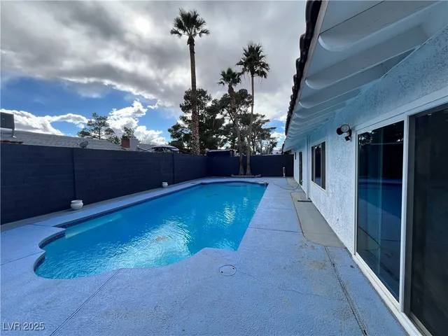 $2,699 | 6191 Bullion Boulevard, Las Vegas, NV 89103