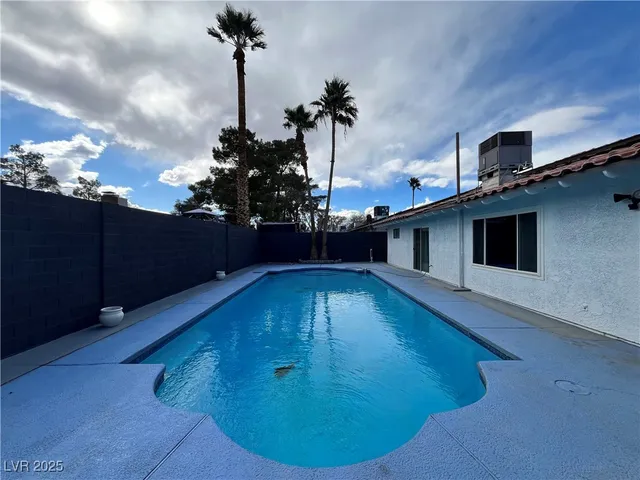 $2,699 | 6191 Bullion Boulevard, Las Vegas, NV 89103
