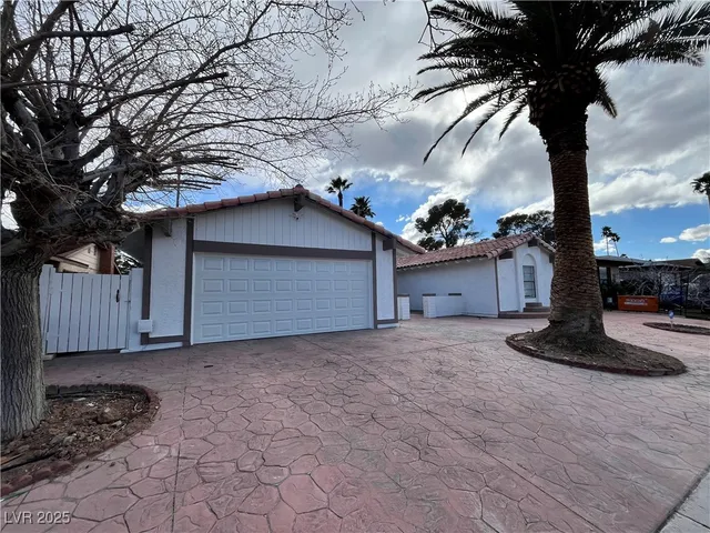 $2,699 | 6191 Bullion Boulevard, Las Vegas, NV 89103